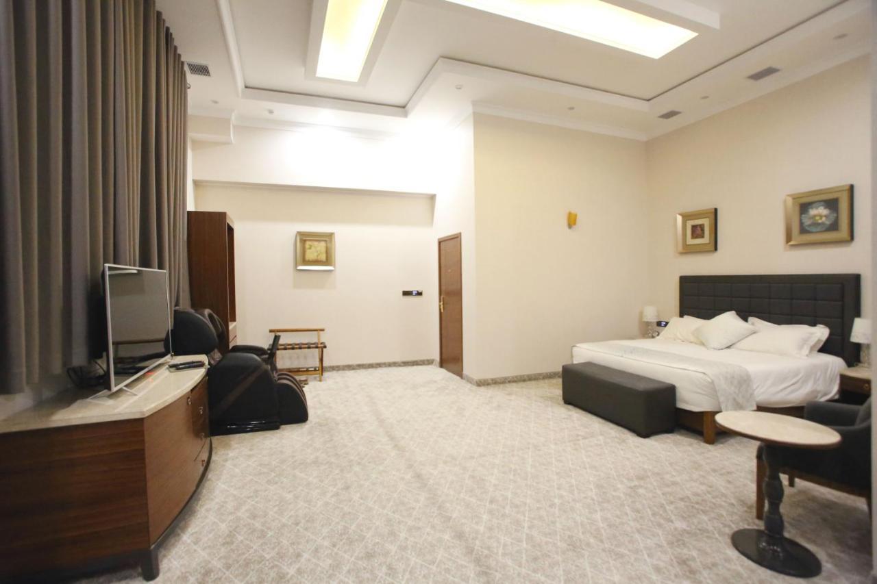 Parliament Palace Hotel Chudschand Exterior foto